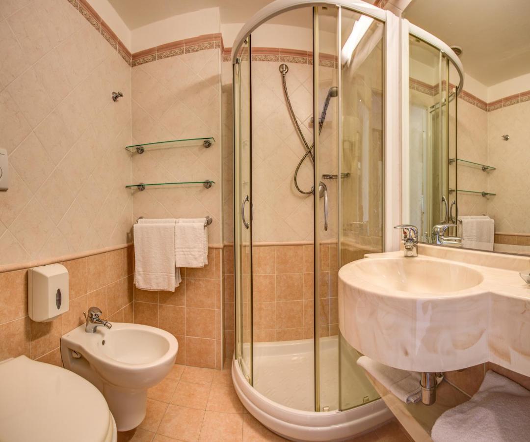 Hotel Caesar Paladium Rímini Habitación foto